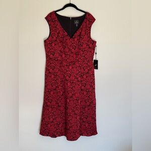 Adrianna Papell Red and Black Sheath Dress V-Neck Sleeveless